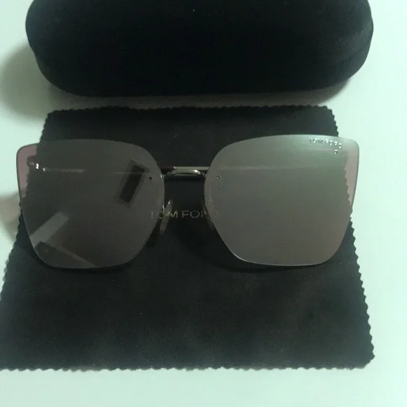 TOM FORD CAMILLA-02 TF682 16Z SUNGLASSES Tom Ford Camilla Violet Cat Eye Ladies Sunglasses FT0682 16Z  main image 4